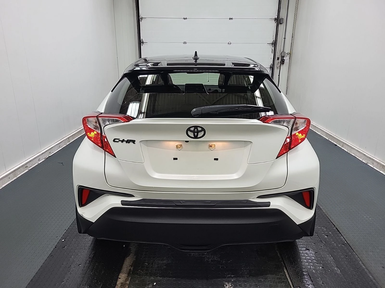 Toyota C-HR LE  CARFAX, снимка 16 - Автомобили и джипове - 53714756