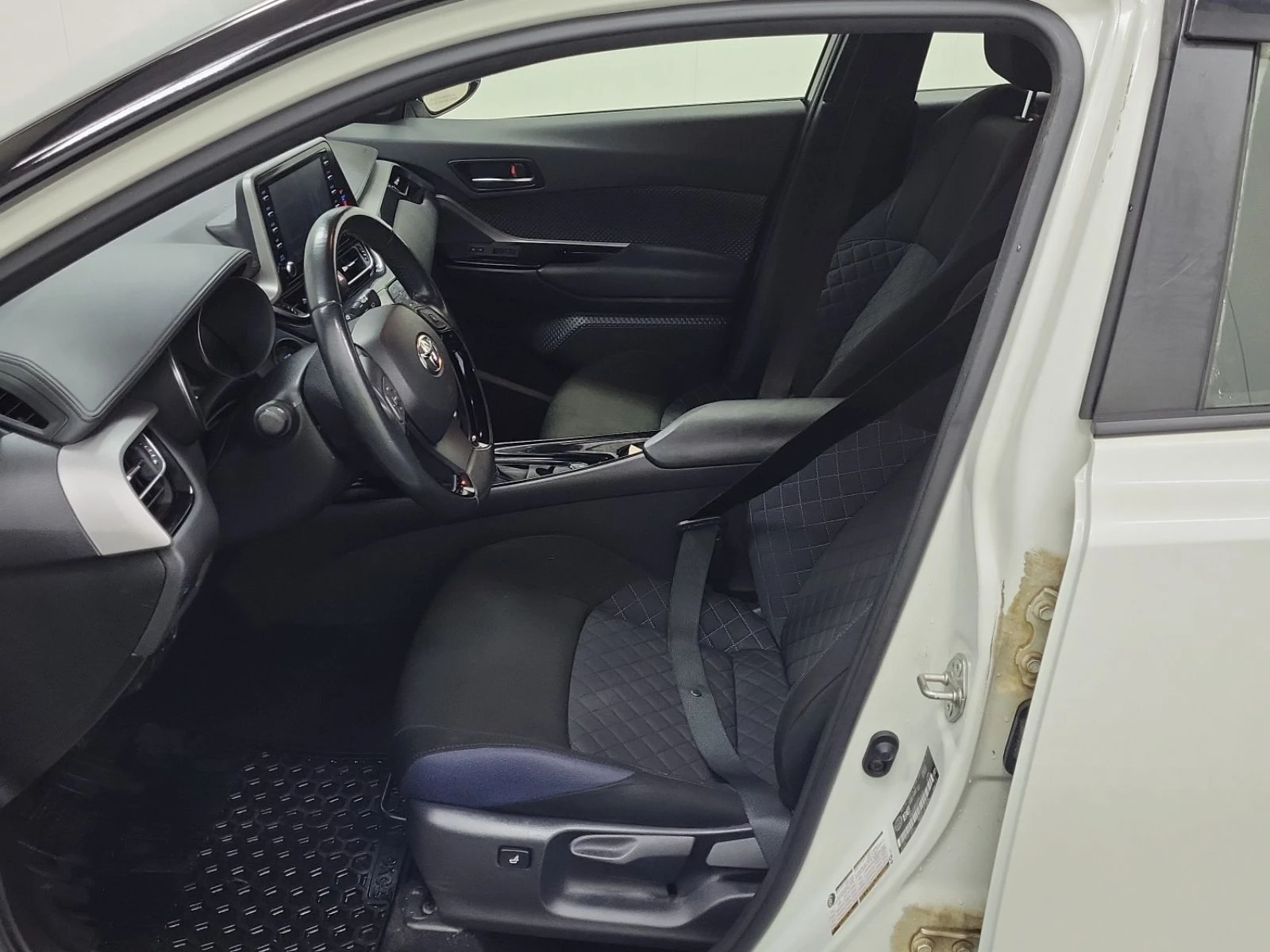 Toyota C-HR LE  CARFAX - изображение 5