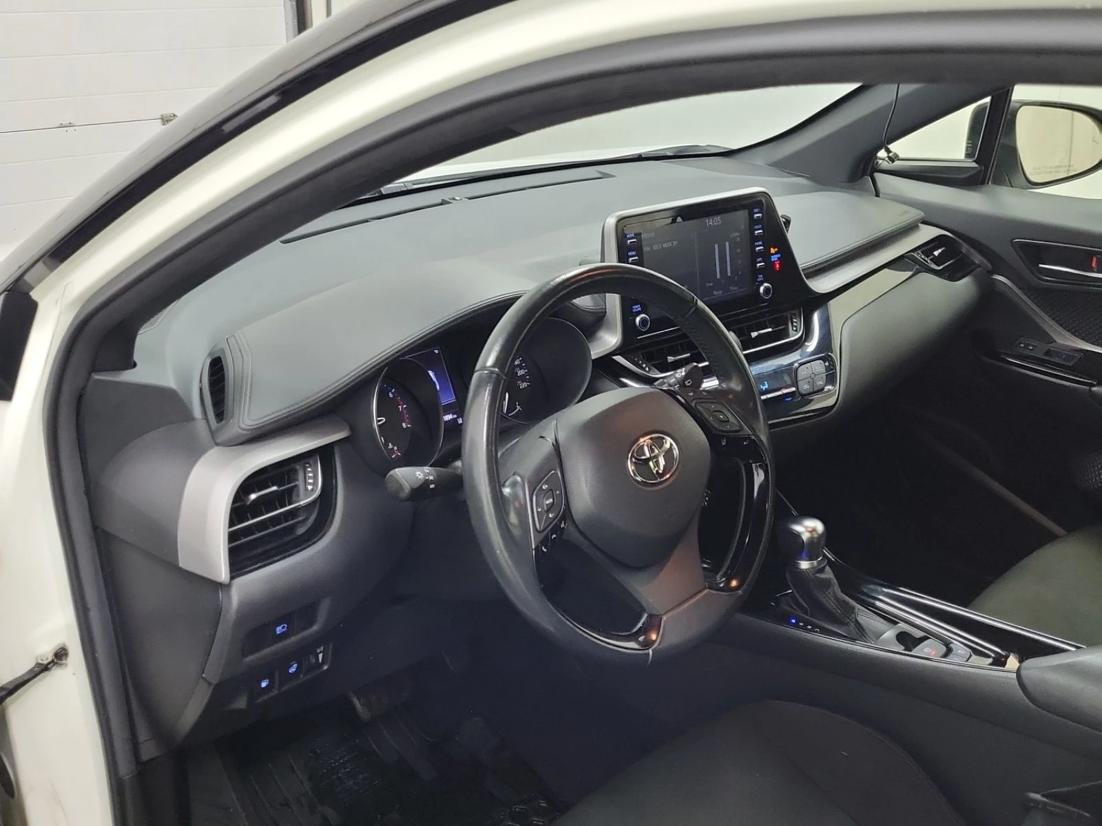 Toyota C-HR LE  CARFAX - изображение 10