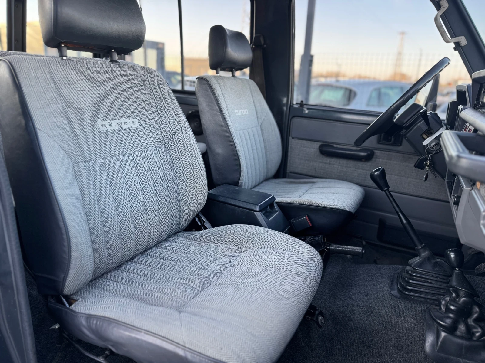 Toyota Land cruiser 2.4turbo klimatik, снимка 11 - Автомобили и джипове - 53801181