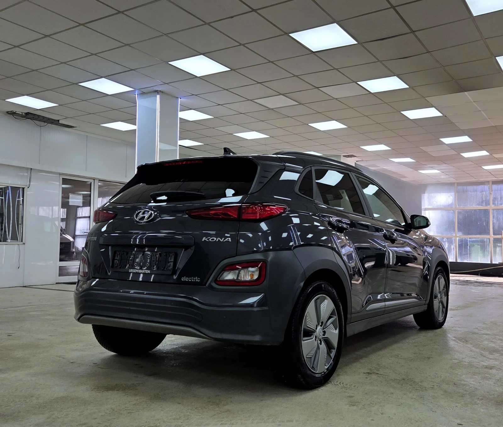 Hyundai Kona 64KWh/Premium/SOH100%/ШИБИДАХ, снимка 3 - Автомобили и джипове - 54035365