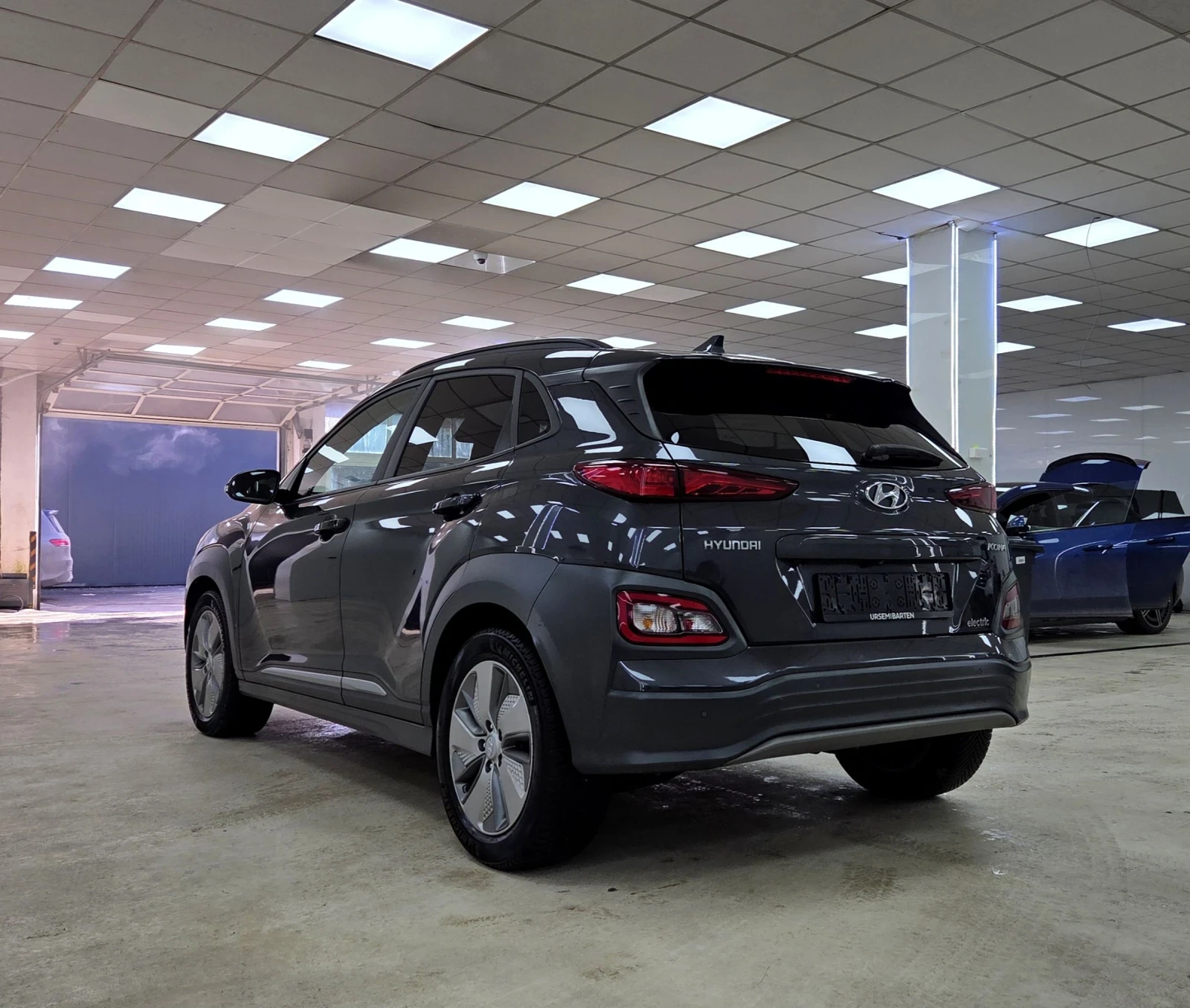 Hyundai Kona 64KWh/Premium/SOH100%/ШИБИДАХ, снимка 4 - Автомобили и джипове - 54035365