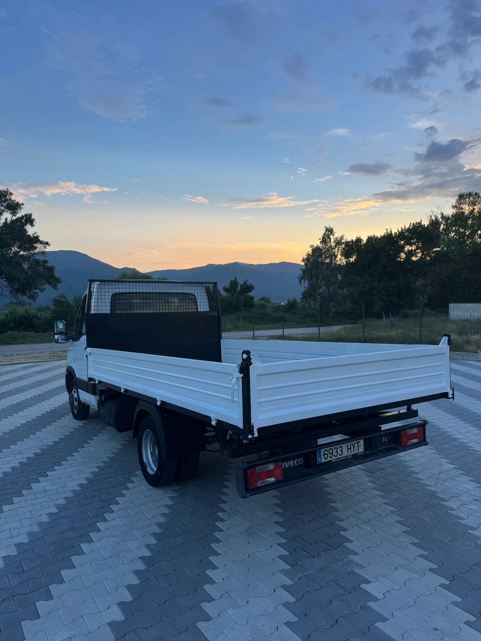 Iveco 35c15  Тристранен Самосвал * КЛИМАТИК* , снимка 7 - Бусове и автобуси - 54839657