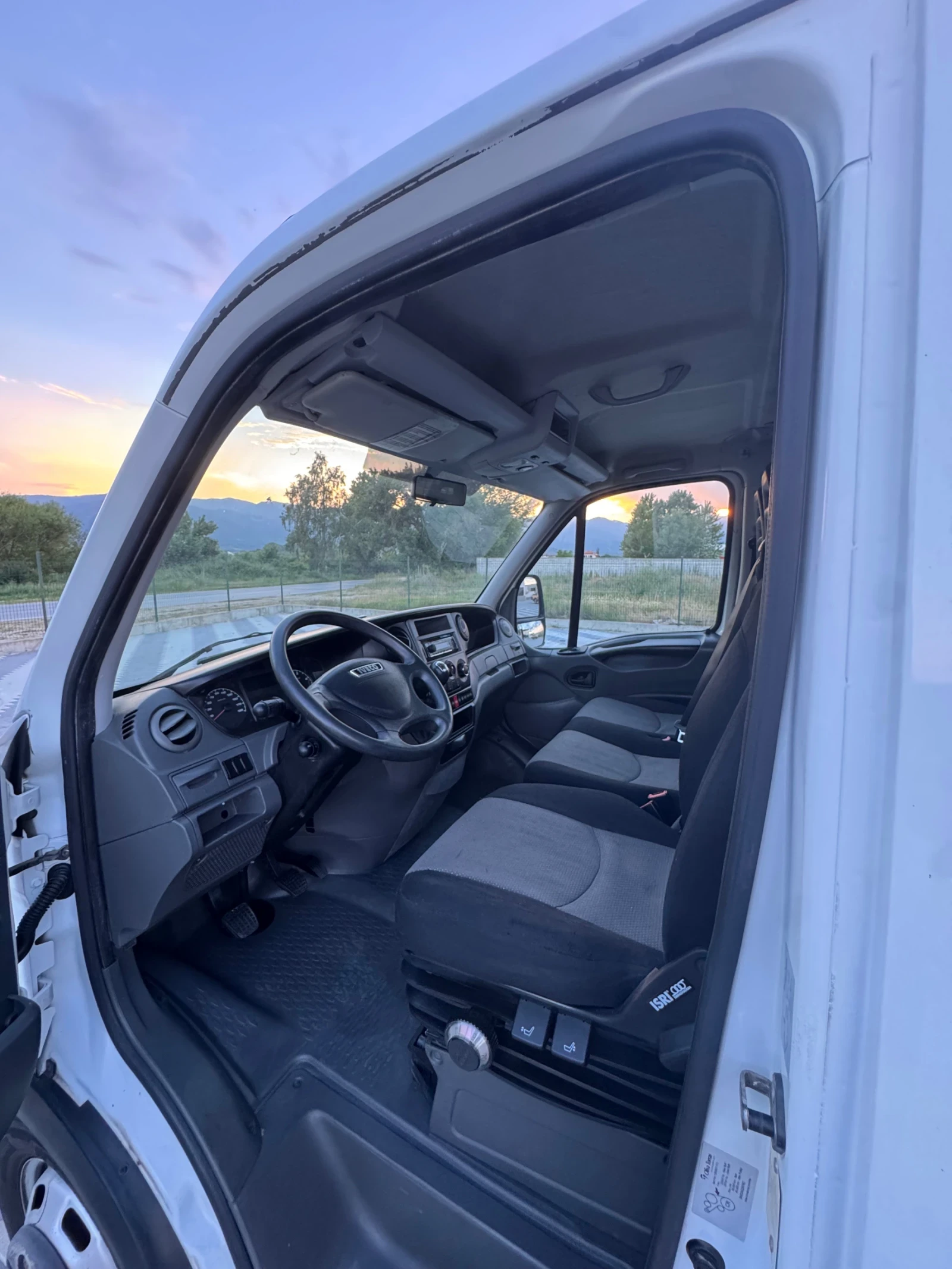 Iveco 35c15  Тристранен Самосвал * КЛИМАТИК* , снимка 11 - Бусове и автобуси - 54839657