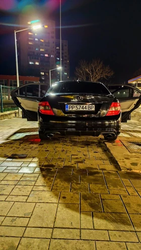 Mercedes-Benz C 320, снимка 10