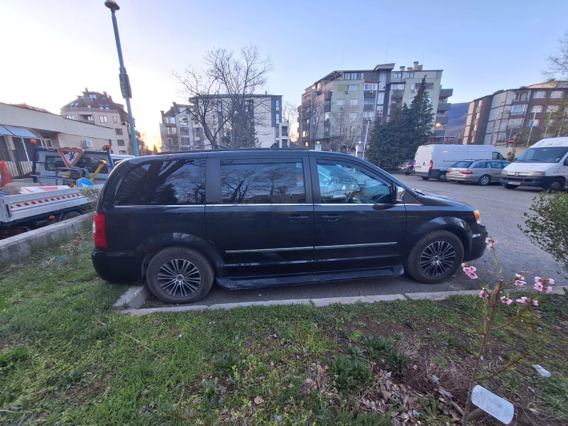 Lancia Voyager, снимка 9 - Автомобили и джипове - 47782086