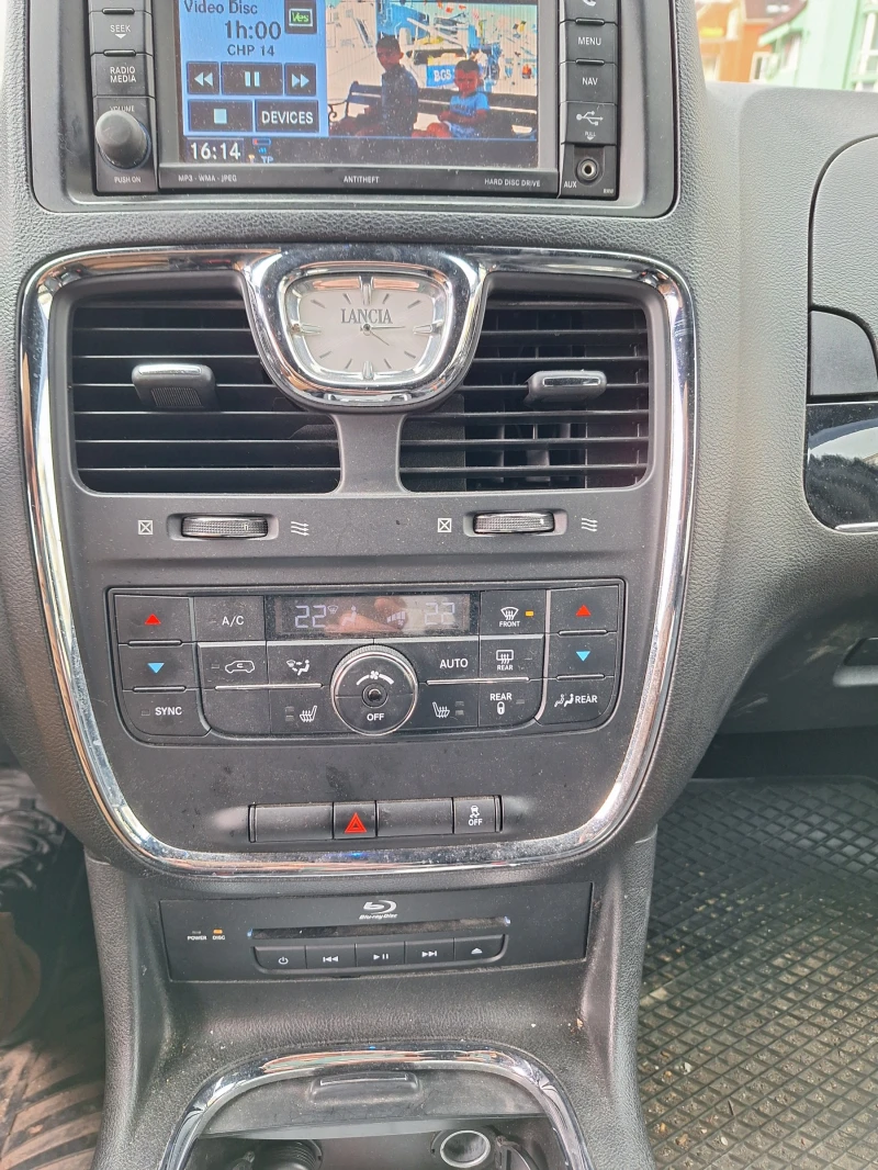 Lancia Voyager, снимка 2 - Автомобили и джипове - 47782086