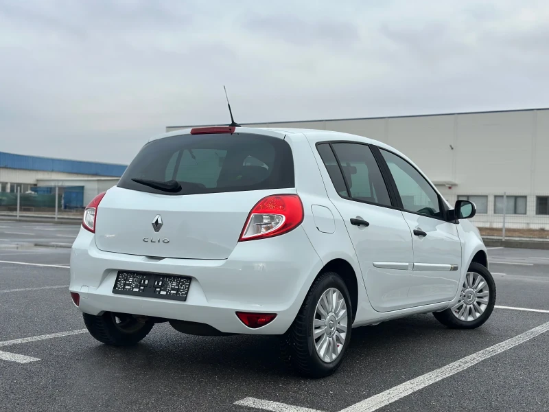 Renault Clio 1.2 16V GAZ* Navi* 4 цлиндъра, снимка 4 - Автомобили и джипове - 48453078