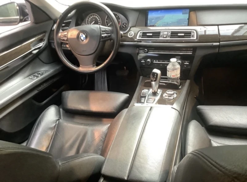 BMW 730 d Lane Assist/Distronic/Head-Up/СЕРВИЗНА ИСТОРИЯ, снимка 6 - Автомобили и джипове - 48740047