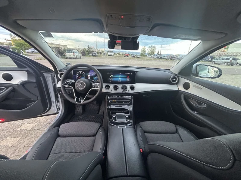 Mercedes-Benz E 220, снимка 3 - Автомобили и джипове - 52326223