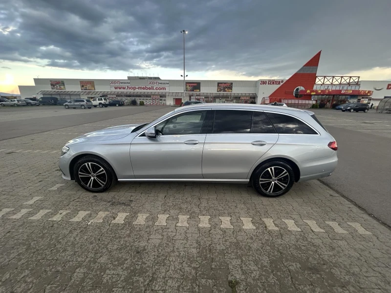 Mercedes-Benz E 220, снимка 6 - Автомобили и джипове - 52326223