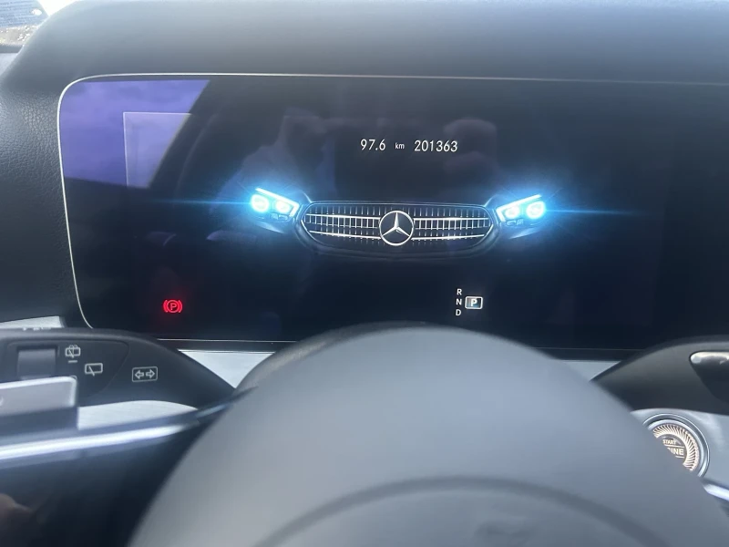 Mercedes-Benz E 220, снимка 8 - Автомобили и джипове - 52326223