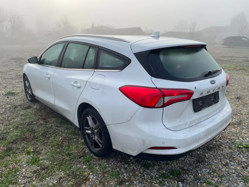 Ford Focus 1.5 дизел автомат , снимка 3 - Автомобили и джипове - 52637734