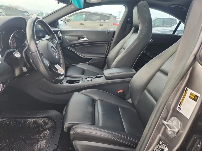 Mercedes-Benz CLA 250  CARFAX * БЕЗ ПЪРВОНАЧАЛНА ВНОСКА, снимка 5 - Автомобили и джипове - 52807778