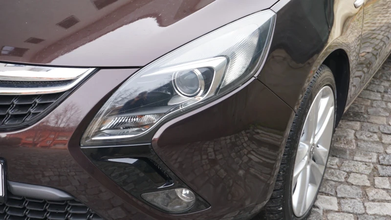 Opel Zafira Tourer, снимка 11 - Автомобили и джипове - 53459261