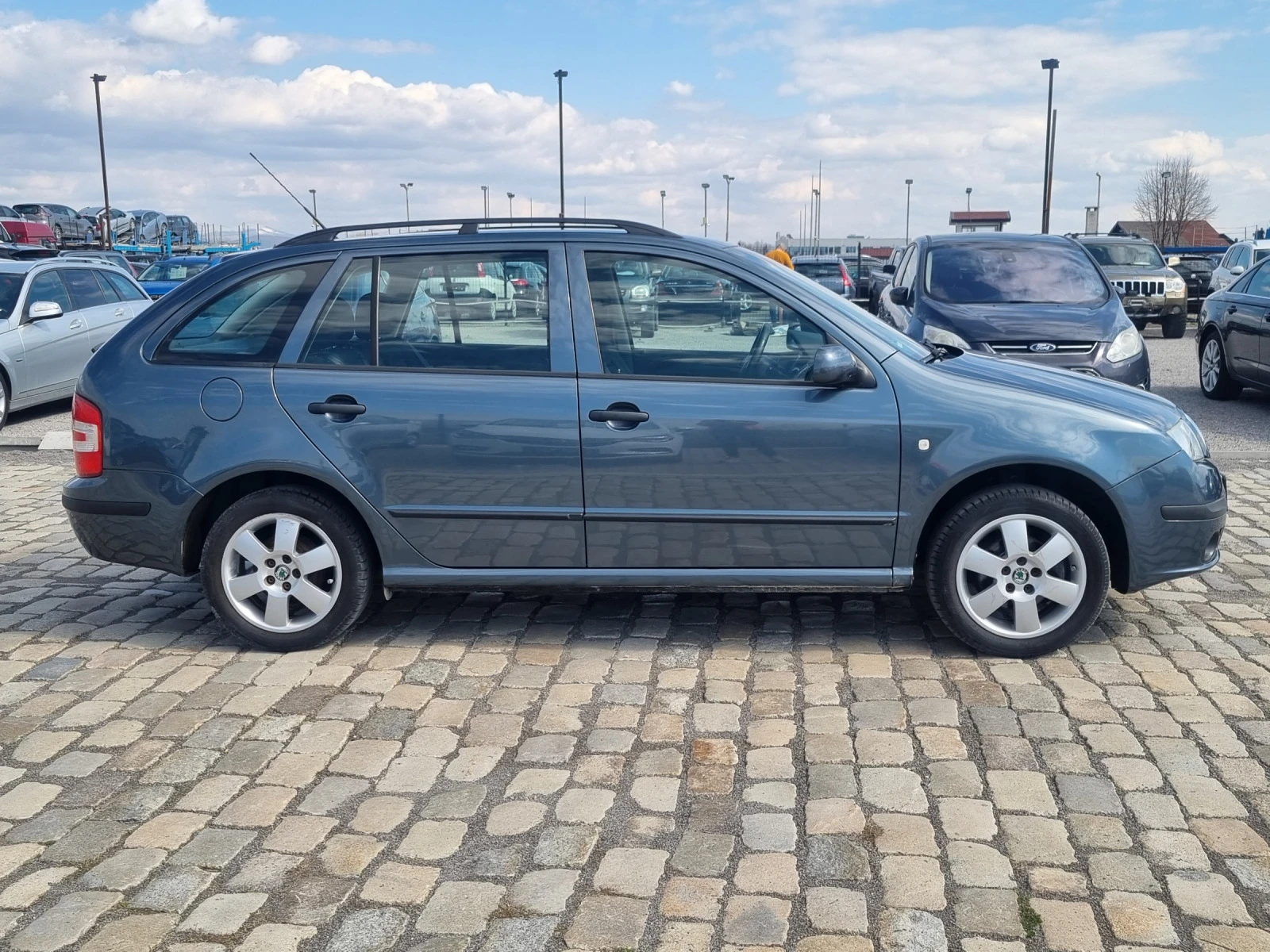 Skoda Fabia 1.4i 75кс АВТОМАТИК 141000 км ЕВРО 4 - изображение 5