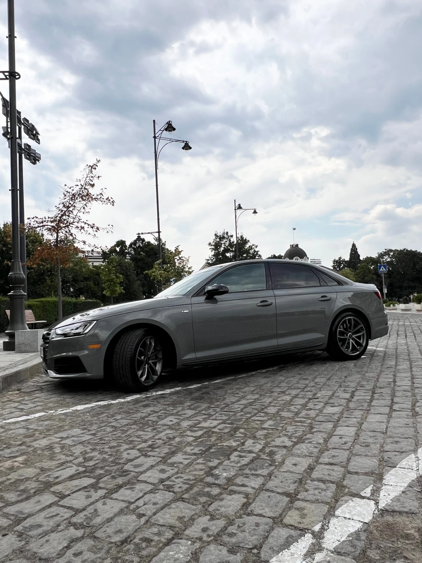 Audi A4 2.0 TFSI S-line QUATTRO - изображение 2