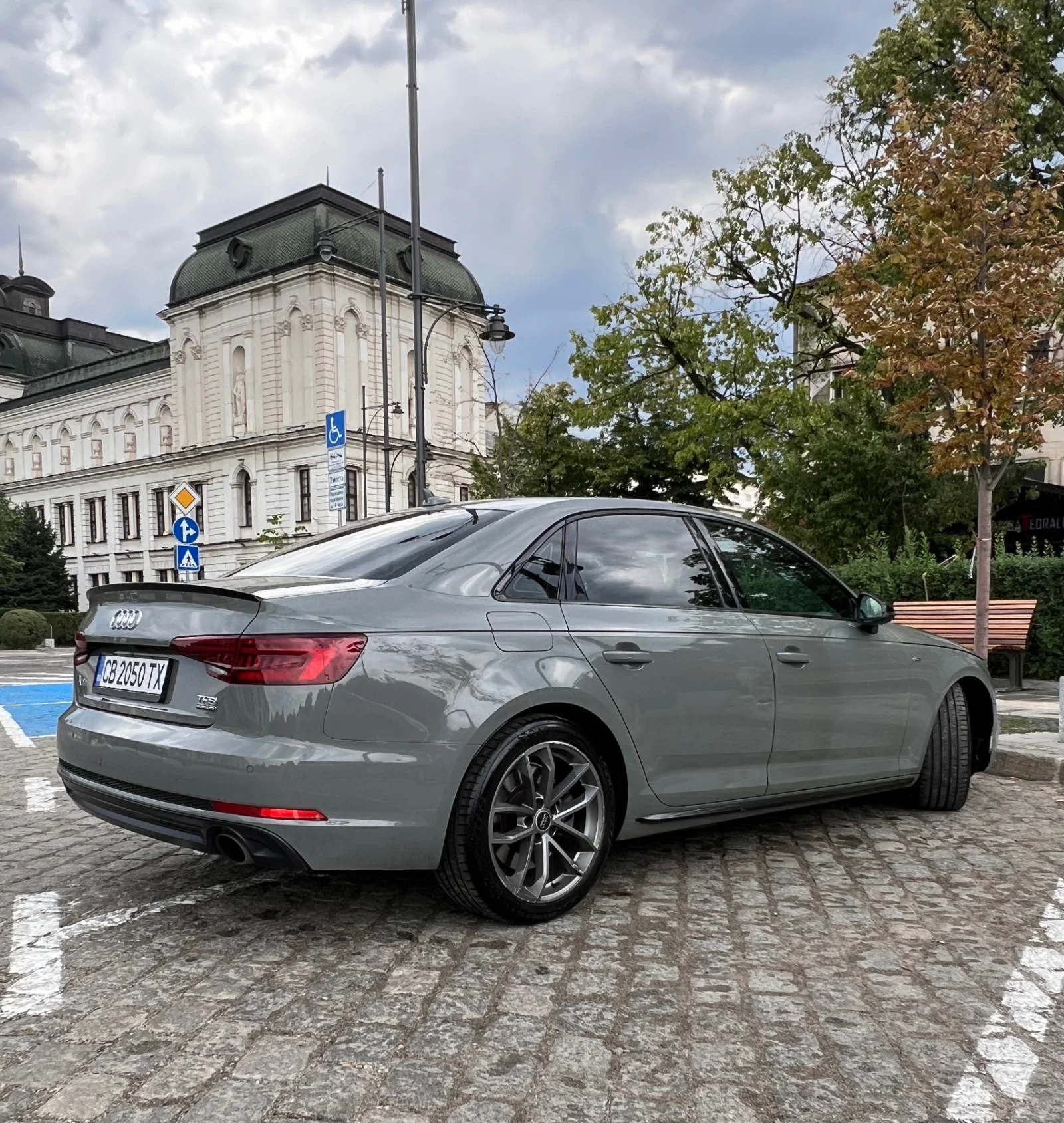 Audi A4 2.0 TFSI S-line QUATTRO - изображение 4