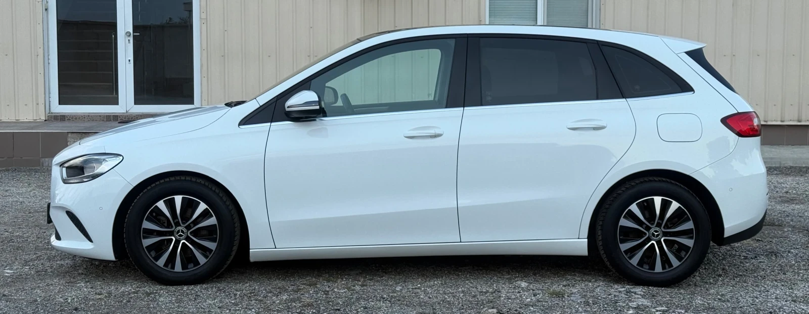 Mercedes-Benz B 180 CDI , ДВОЙНА ПАНОРАМА , ЕЛ. ТЕГЛИЧ - изображение 2