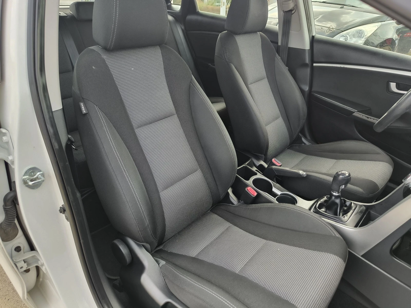 Hyundai I30 1.4i - изображение 8