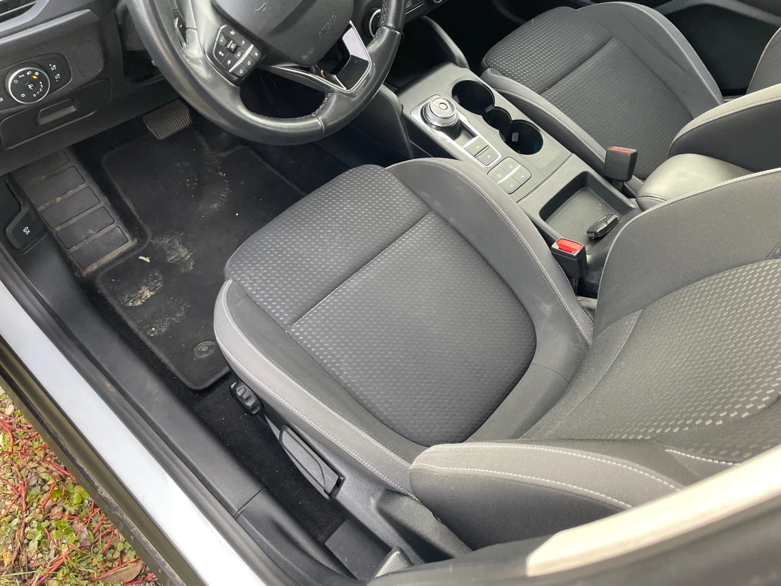 Ford Focus 1.5 дизел автомат  - изображение 7