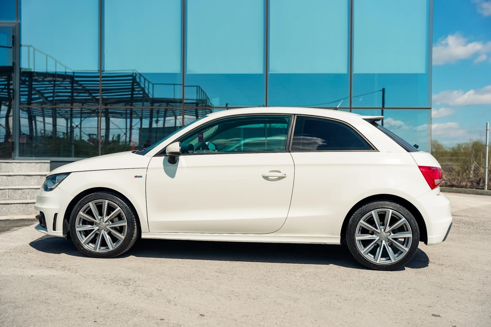 Audi A1 S-LINE, снимка 7 - Автомобили и джипове - 53368099