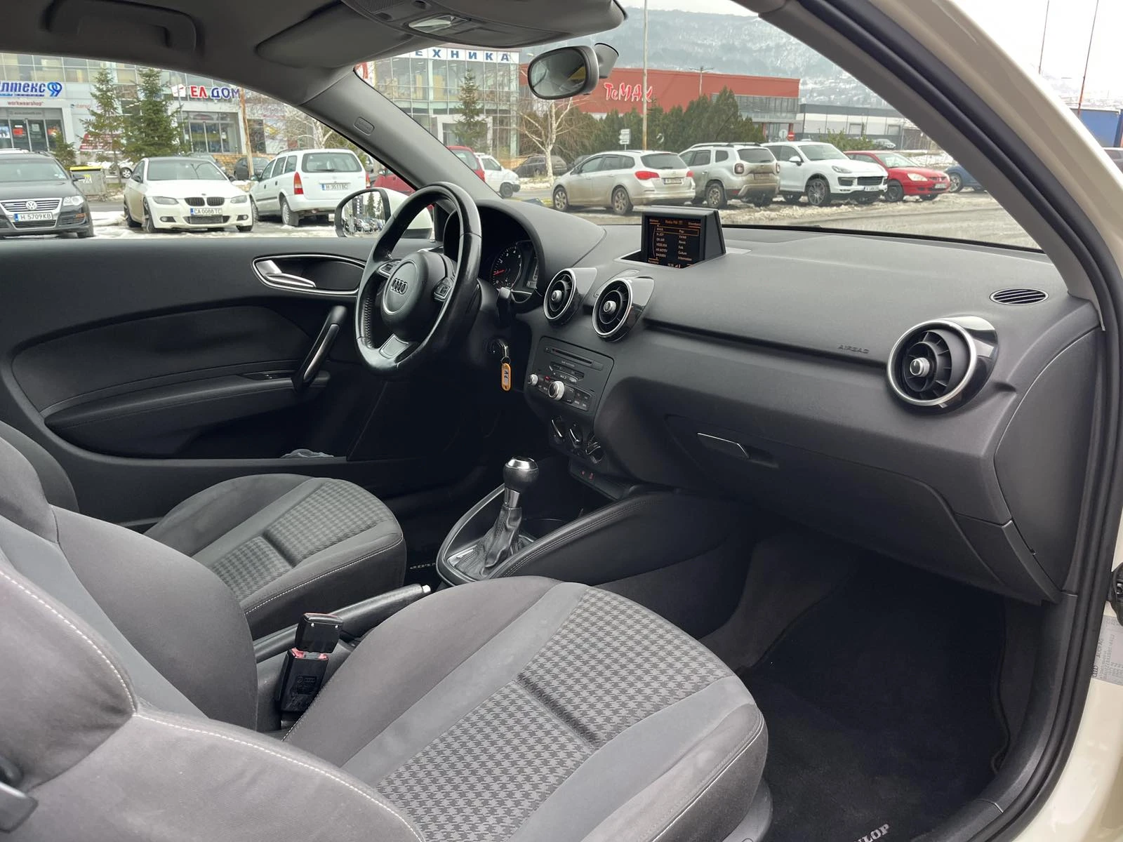 Audi A1 S#LINE - изображение 8