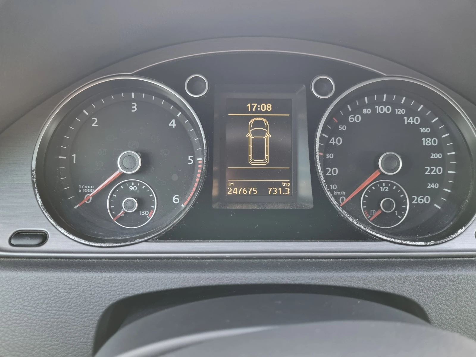 VW Passat 2.0 TDI , снимка 10 - Автомобили и джипове - 53739854