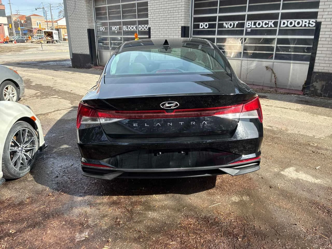 Hyundai Elantra * Preferred * CARFAX * ЦЕНА ДО БГ, снимка 4 - Автомобили и джипове - 53871817