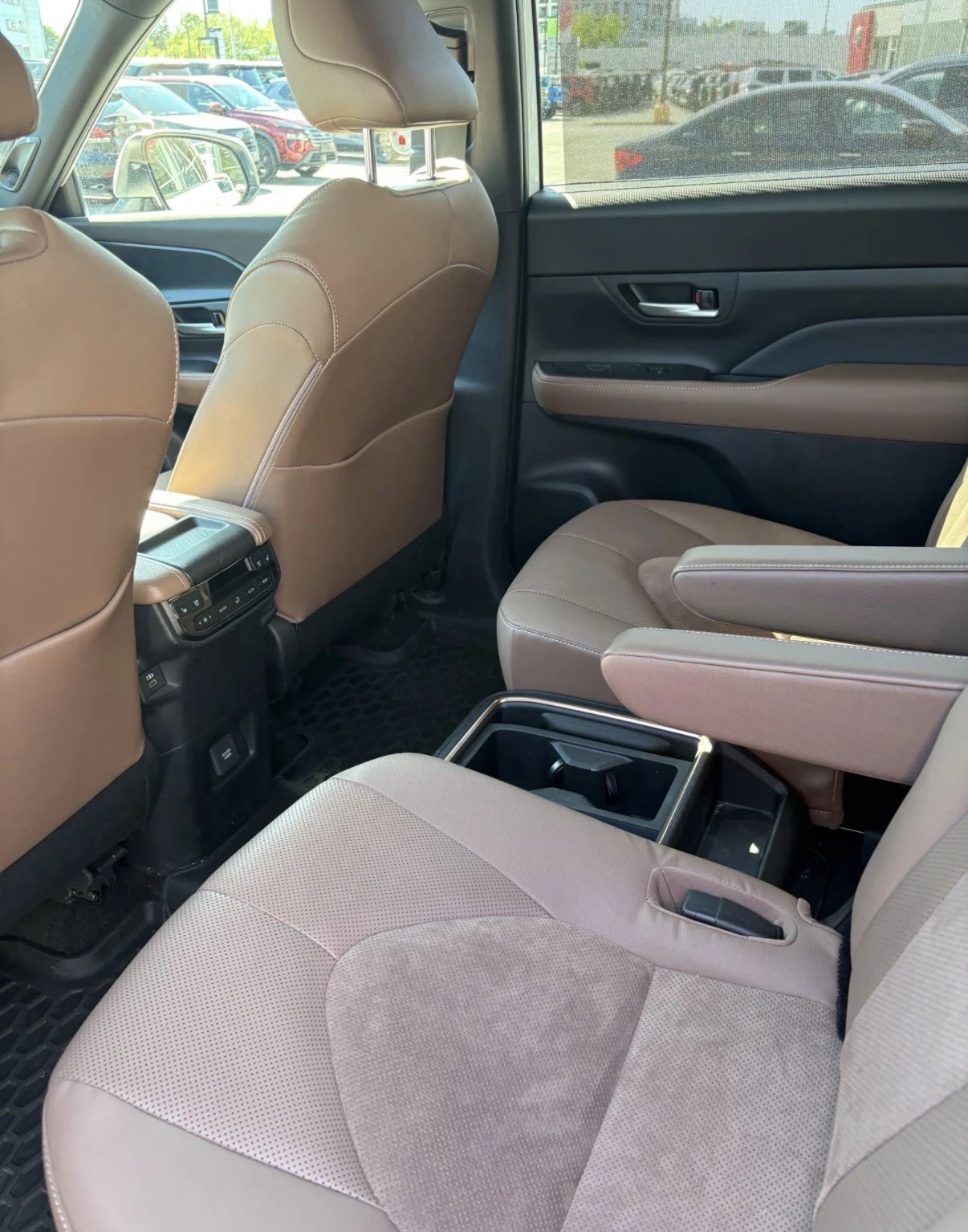 Toyota Grand Highlander HYBRID PLATINUM ОБДУХВАНЕ ОТЗАД  HUD 360 AWD, снимка 9 - Автомобили и джипове - 54981908