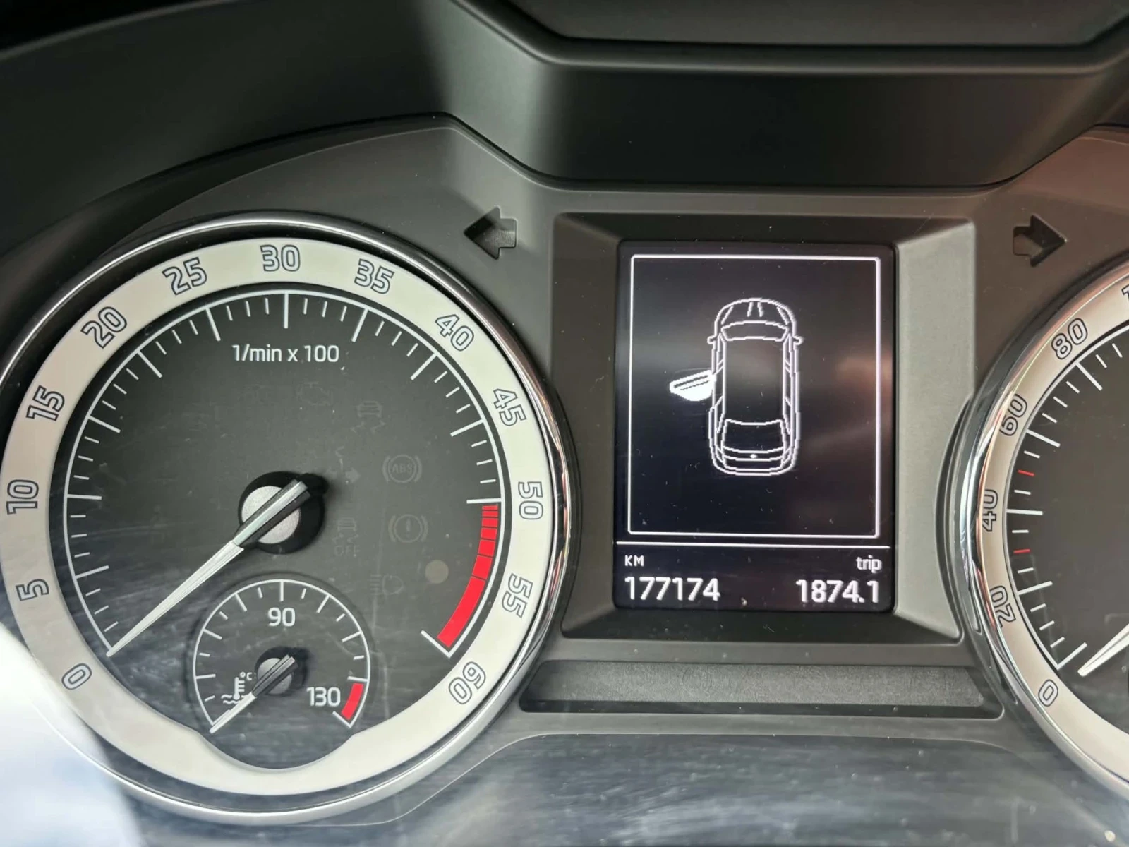 Skoda Octavia 2.0 TDI, снимка 8 - Автомобили и джипове - 55075135