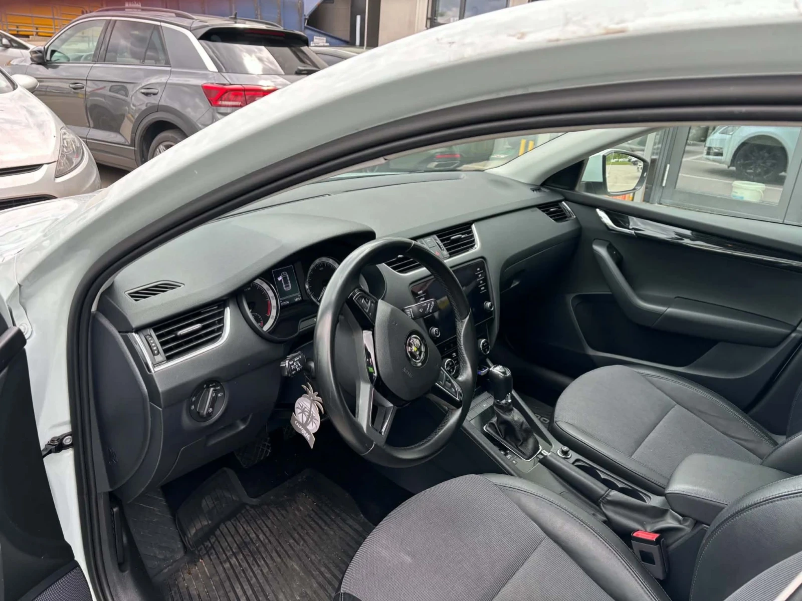 Skoda Octavia 2.0 TDI, снимка 7 - Автомобили и джипове - 55075135