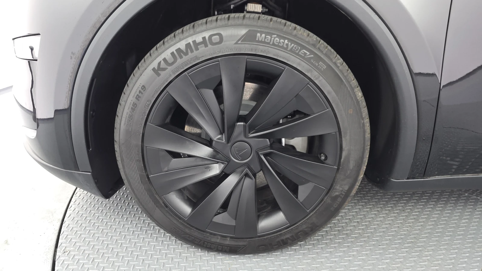 Tesla Model Y Model Y RWD, снимка 5 - Автомобили и джипове - 55596152