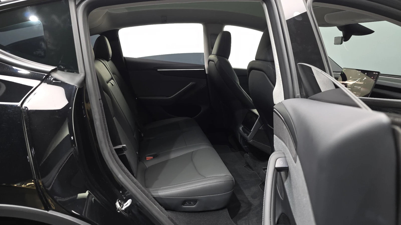 Tesla Model Y Model Y RWD, снимка 12 - Автомобили и джипове - 55596152
