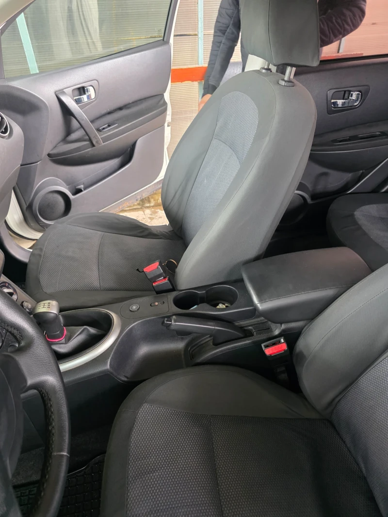 Nissan Qashqai, снимка 10 - Автомобили и джипове - 52741944