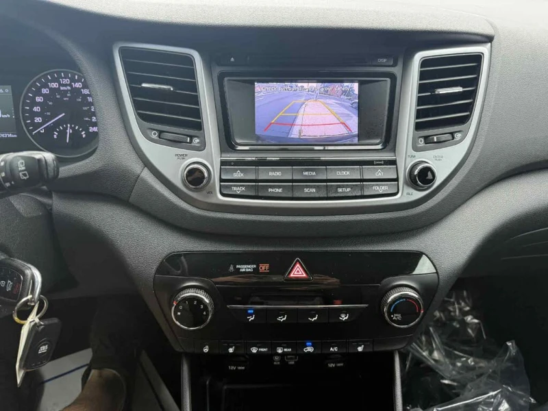 Hyundai Tucson Premium, снимка 11 - Автомобили и джипове - 53336751