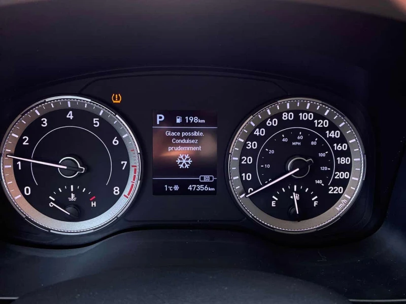 Hyundai Venue * Preferred * CARFAX * БЕЗ ПЪРВОНАЧАЛНА ВНОСКА, снимка 8 - Автомобили и джипове - 53589478