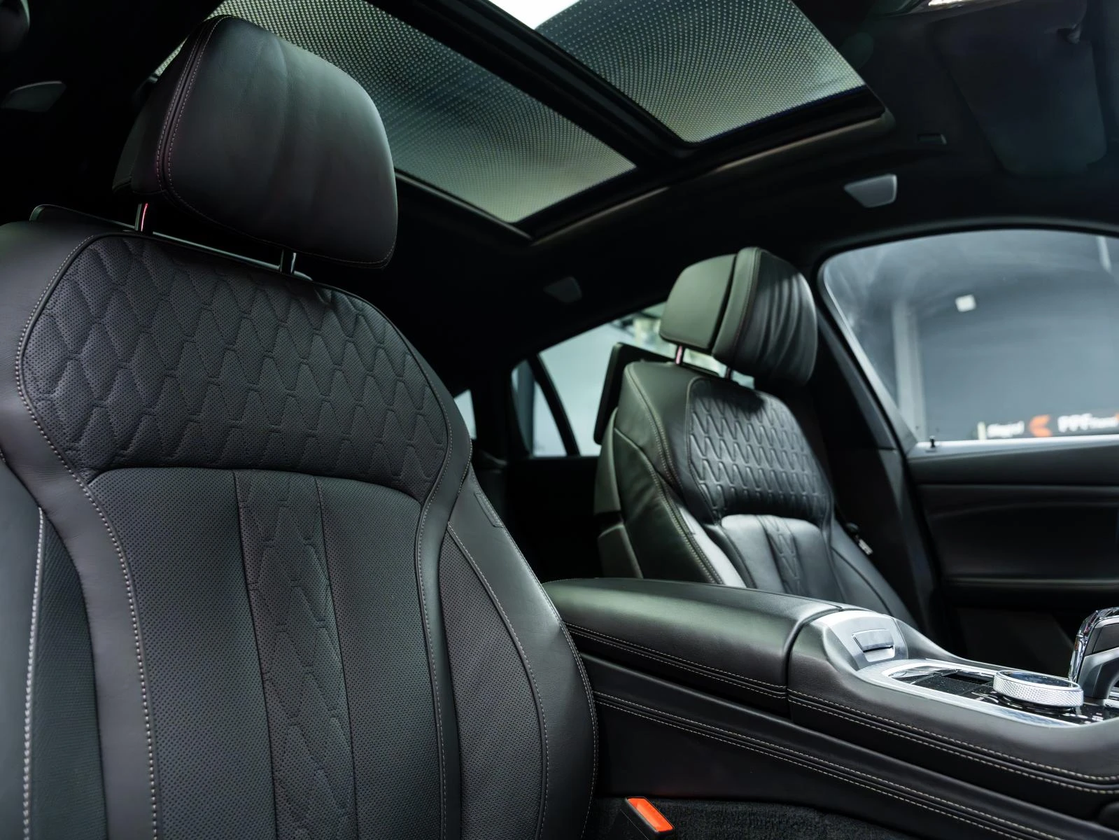 BMW X6 M50i* G06* M-PACK* B&W* 360CAM* SKYLOUNGE* HUD* �� | Mobile.bg � ����������� 14