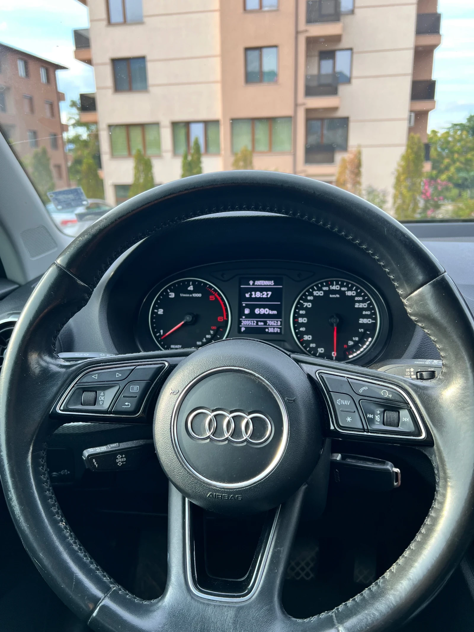 Audi Q2 1.6 tdi 116 кс., снимка 13 - Автомобили и джипове - 56661330