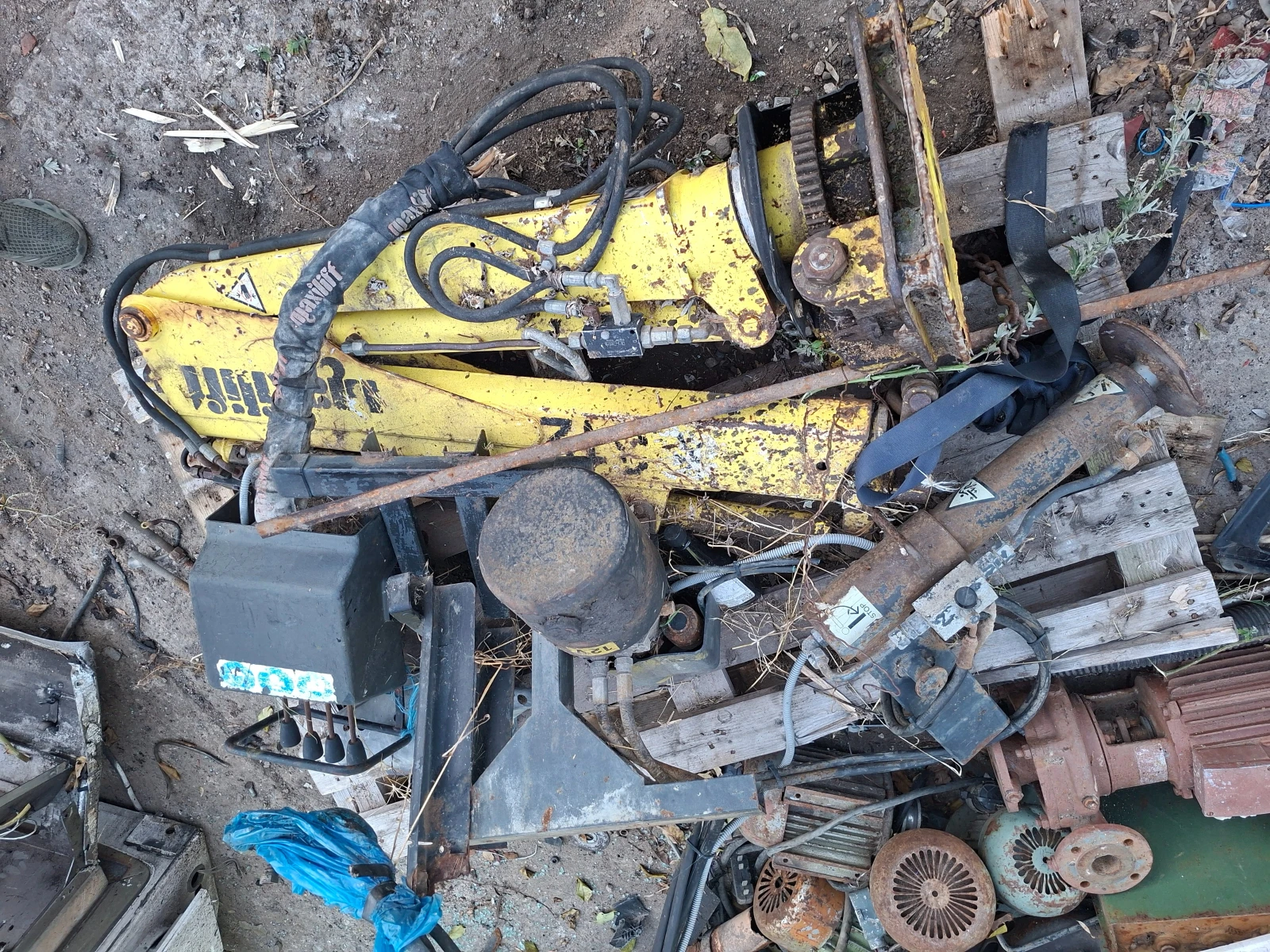 Iveco 35c13 Автокран  - изображение 2