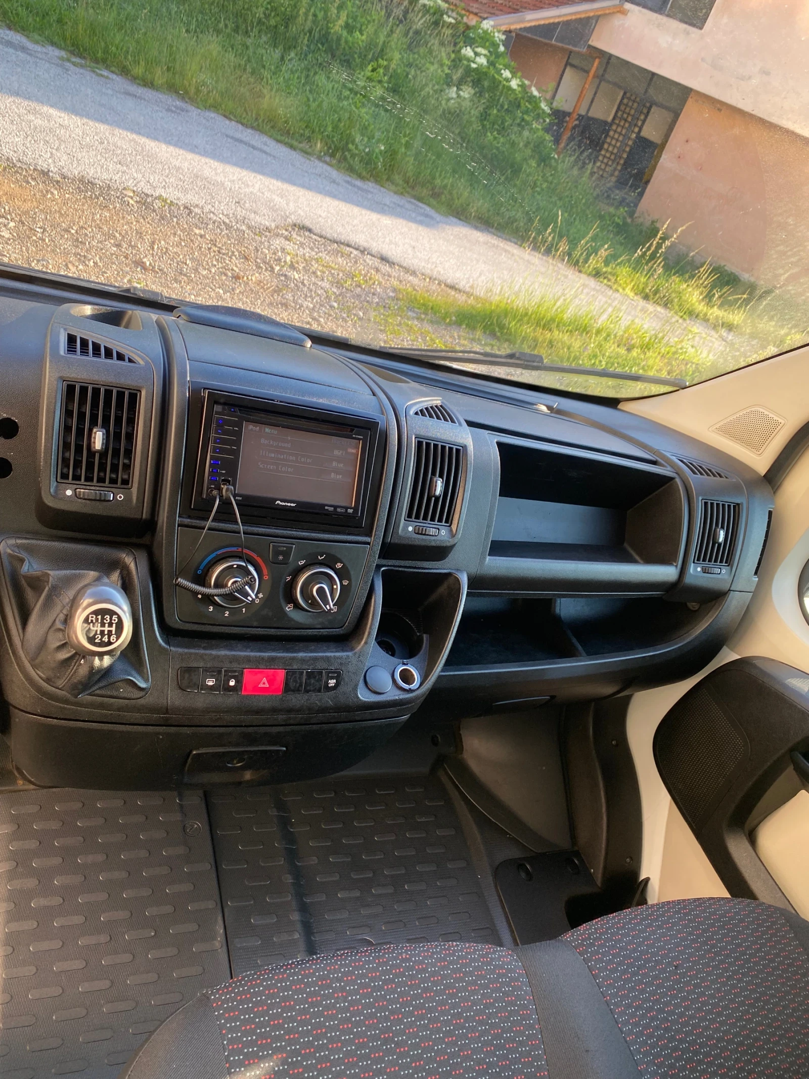 Peugeot Boxer 2.2HDI Дълга база, снимка 7 - Бусове и автобуси - 54837907