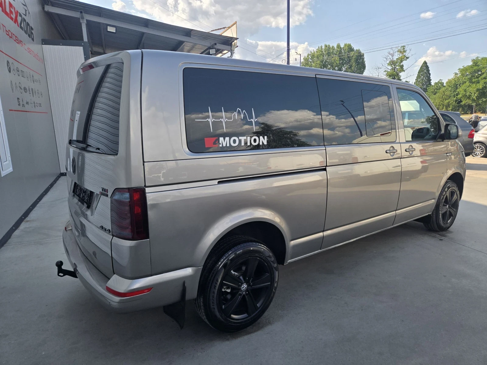 VW Caravelle Макси 4X4, снимка 4 - Бусове и автобуси - 55176756