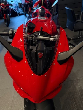 Ducati Panigale V2 DUCATI RED, снимка 3