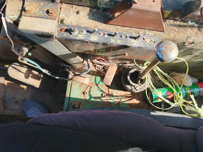 Трактор Болгар TTZ 80/10, снимка 4 - Селскостопанска техника - 52341812