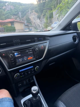 Toyota Auris 2.0D4D, снимка 11