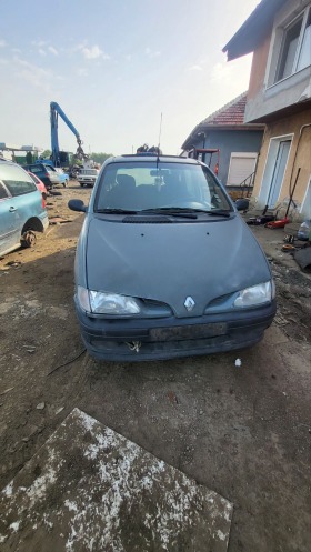     Renault Megane ~11 .