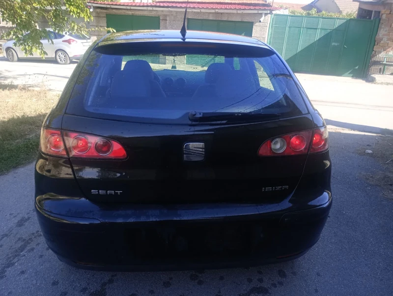 Seat Ibiza 1.4i, снимка 10 - Автомобили и джипове - 47311001