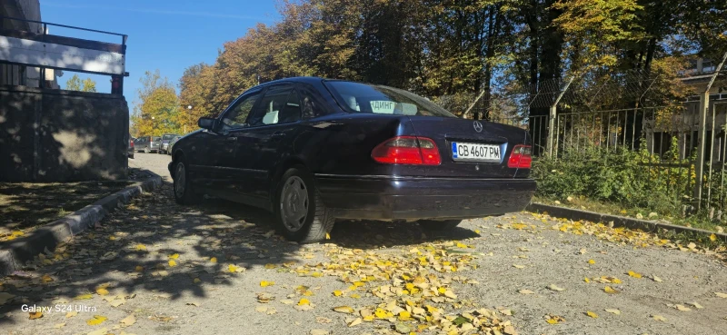 Mercedes-Benz E 300, снимка 3 - Автомобили и джипове - 47812263