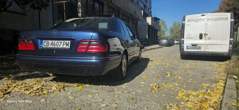 Mercedes-Benz E 300, снимка 2 - Автомобили и джипове - 47812263