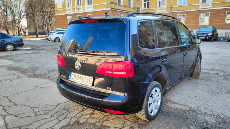 VW Touran 1.6 TDI, снимка 5 - Автомобили и джипове - 48588311